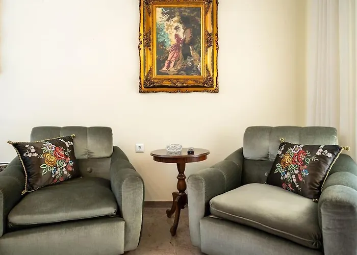 Theoni Central Apartment