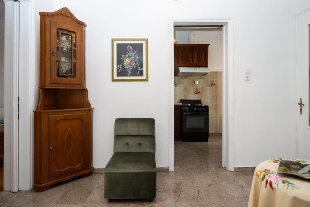 Theoni Apartment
